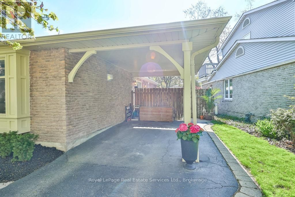 502 BOHEMIA CRESCENT Image 3