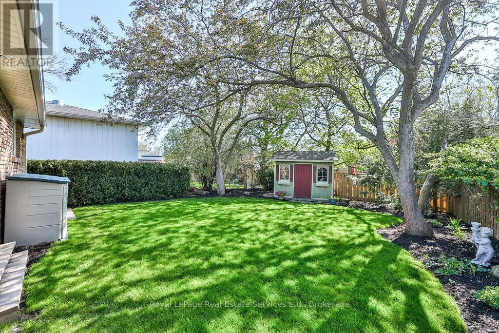 502 BOHEMIA CRESCENT Image 34