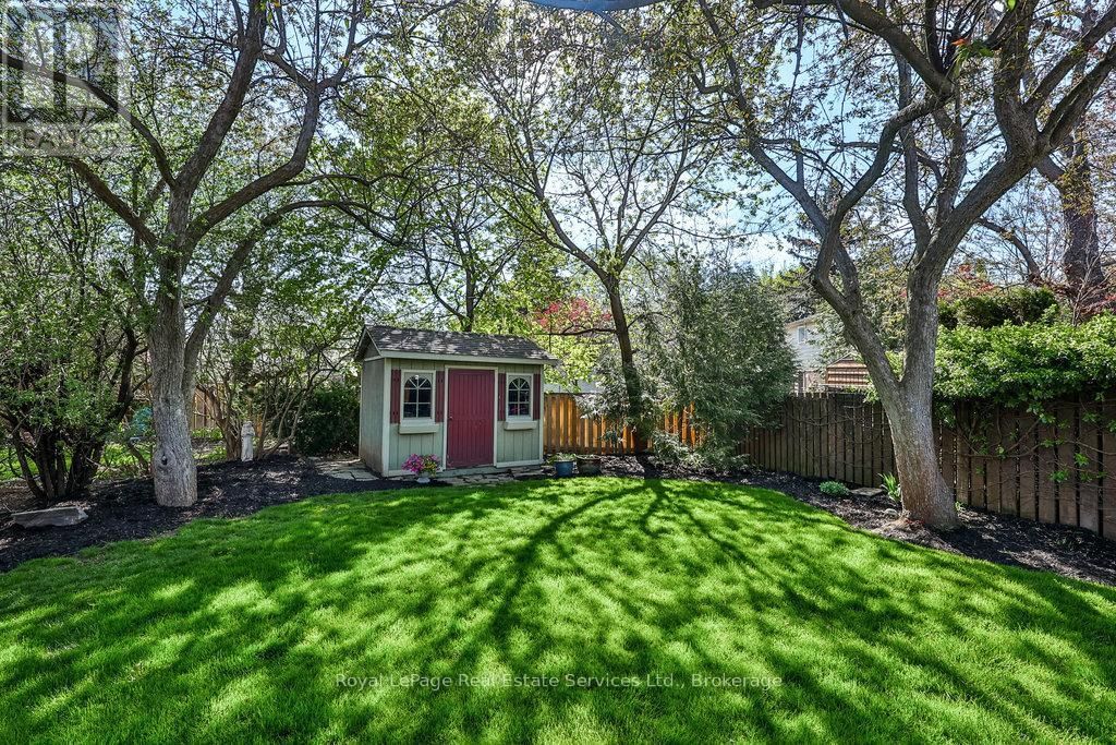 502 BOHEMIA CRESCENT Image 35