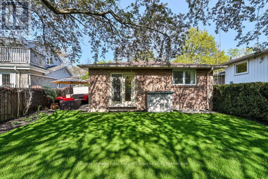 502 BOHEMIA CRESCENT Image 37