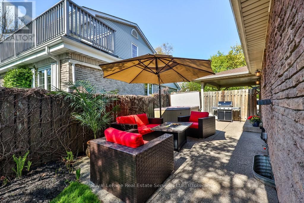 502 BOHEMIA CRESCENT Image 38
