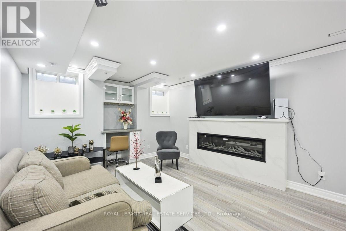 1335 ROSE WAY Image 32