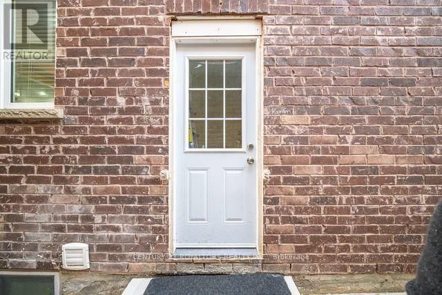 77 ENFORD CRESCENT Image 35
