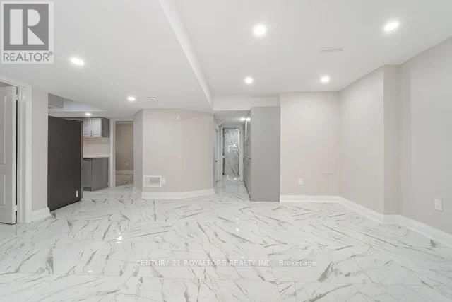 77 ENFORD CRESCENT Image 38