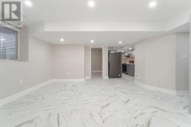 77 ENFORD CRESCENT Image 39
