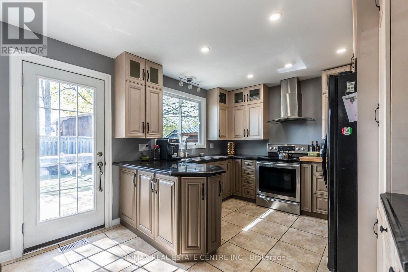 12 COBBLEHILL ROAD Image 8