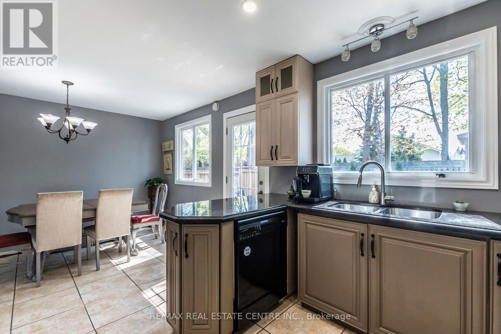 12 COBBLEHILL ROAD Image 9