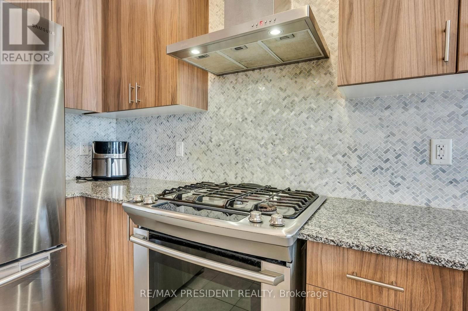 8575 FINANCIAL DRIVE Image 21