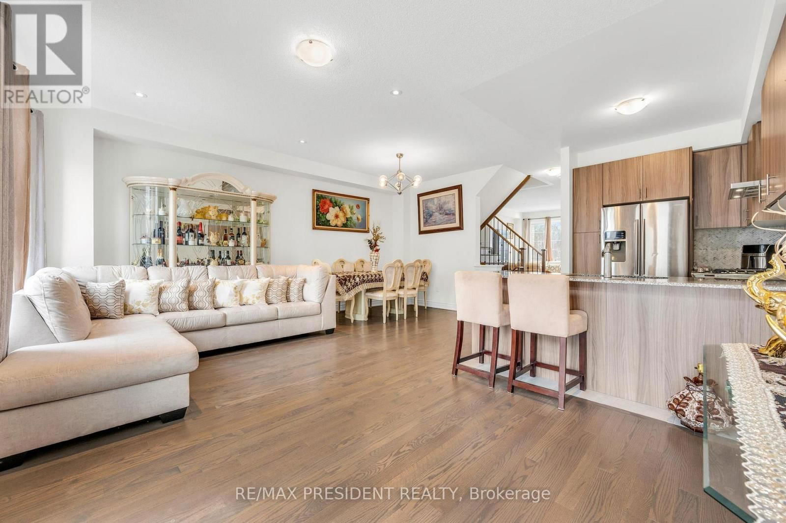 8575 FINANCIAL DRIVE Image 25