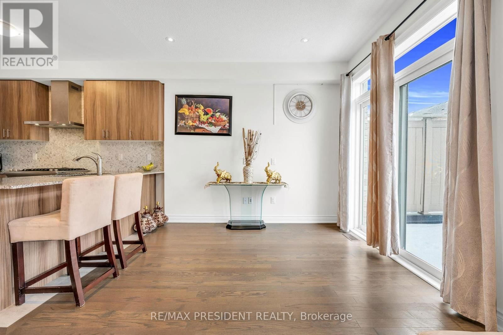 8575 FINANCIAL DRIVE Image 26