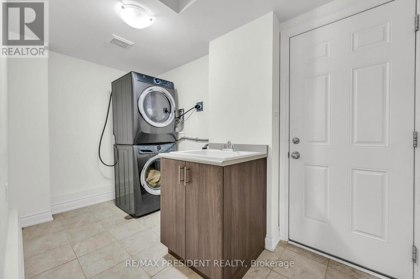 8575 FINANCIAL DRIVE Image 9