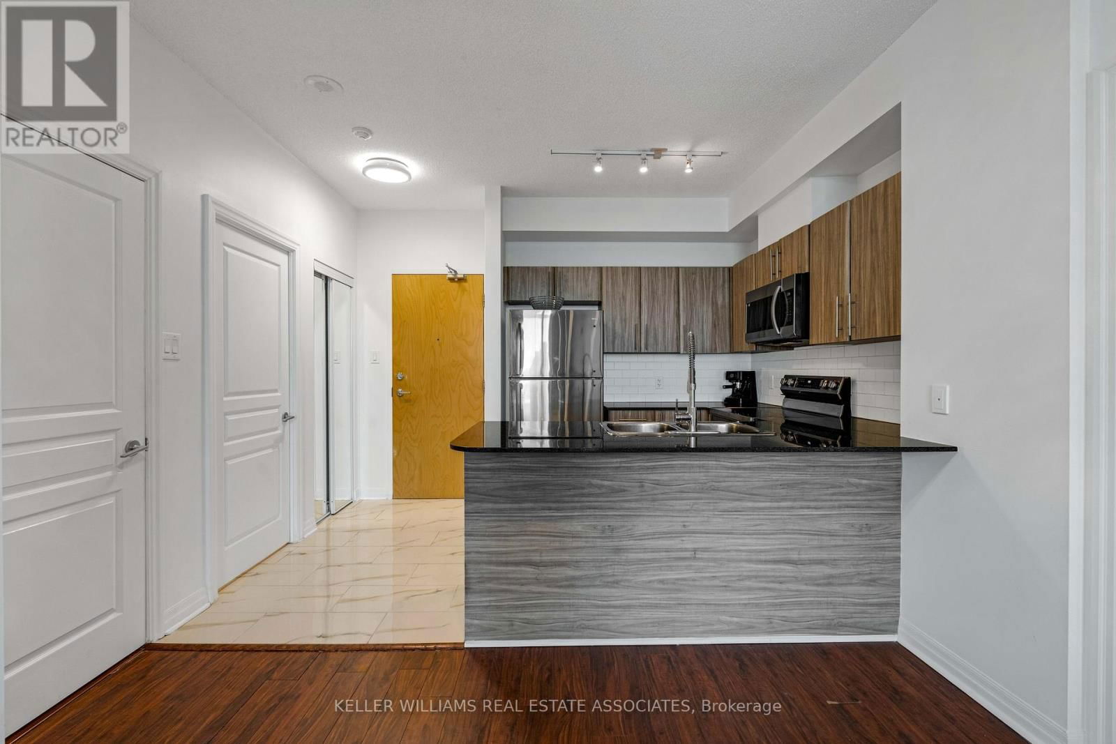 1106 - 3515 KARIYA DRIVE Image 12