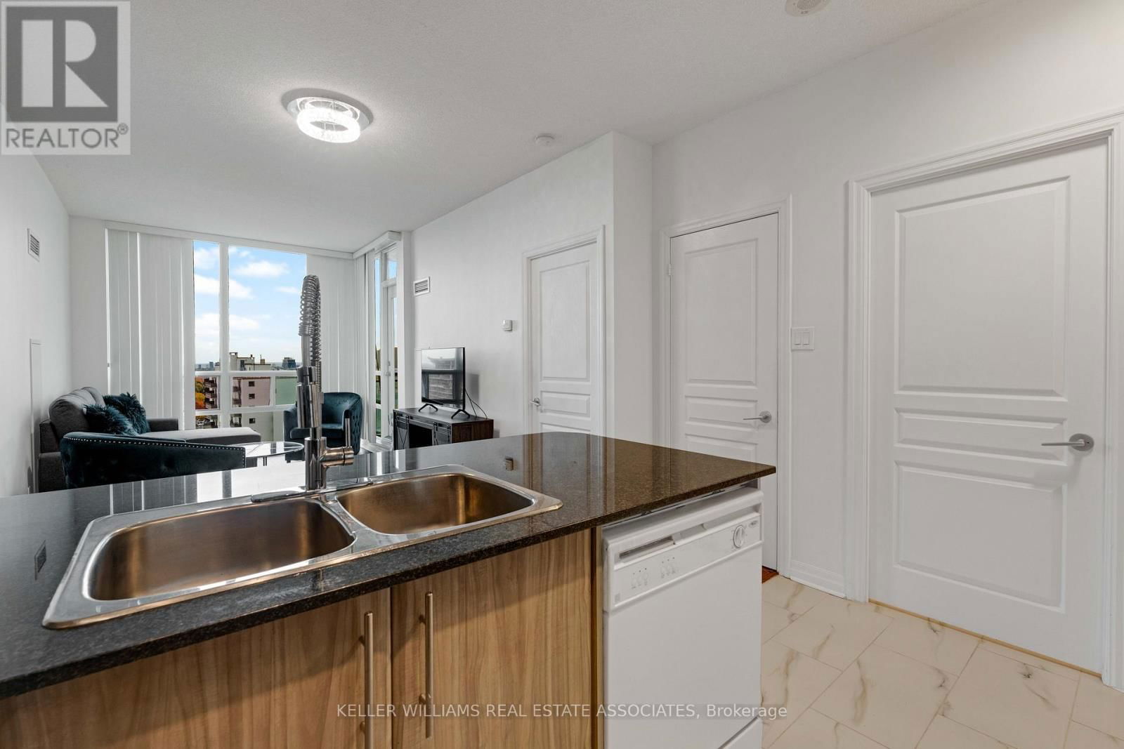 1106 - 3515 KARIYA DRIVE Image 15