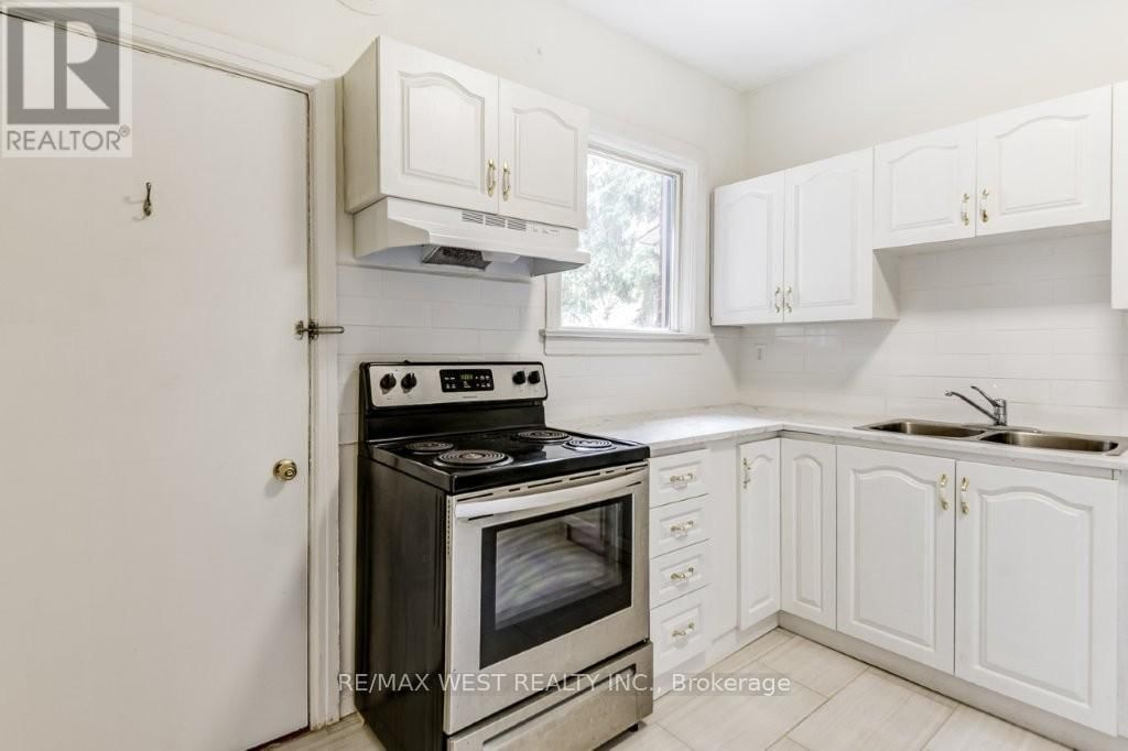 413 PARKSIDE DRIVE Image 13