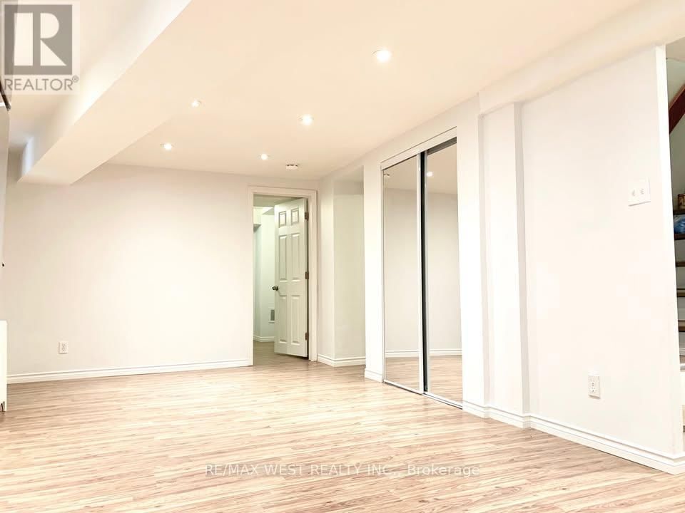 413 PARKSIDE DRIVE Image 23
