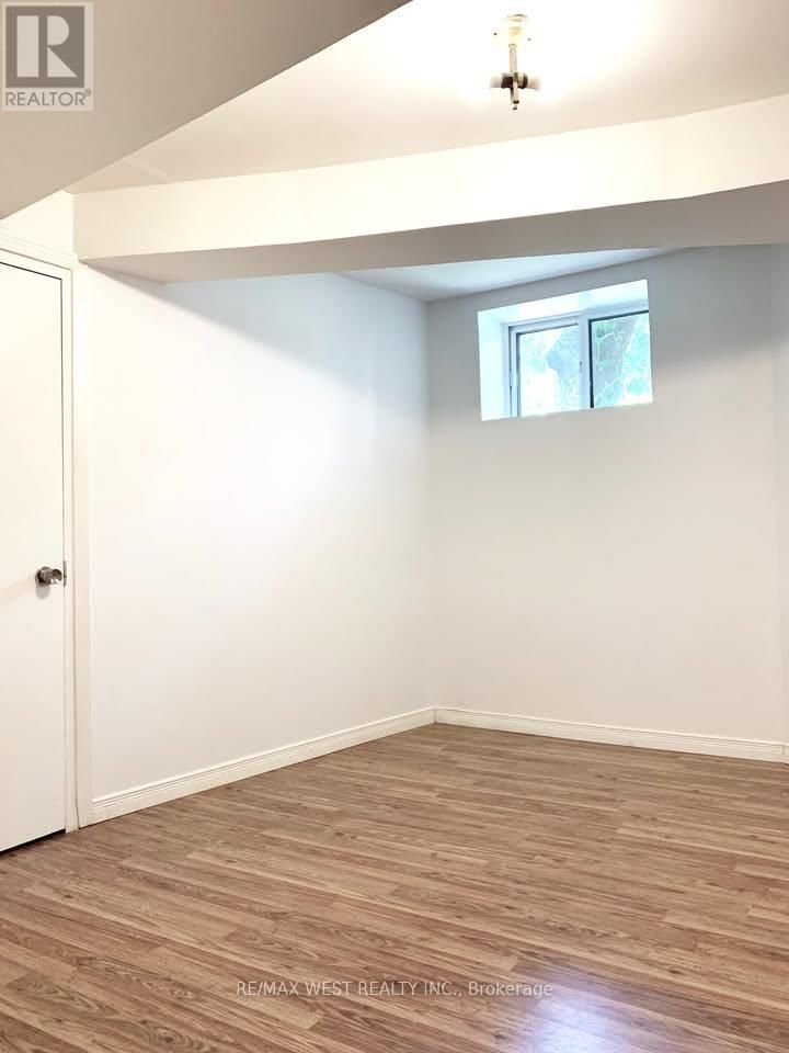 413 PARKSIDE DRIVE Image 25