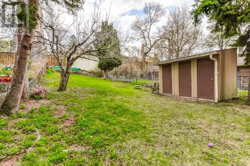 413 PARKSIDE DRIVE Image 33