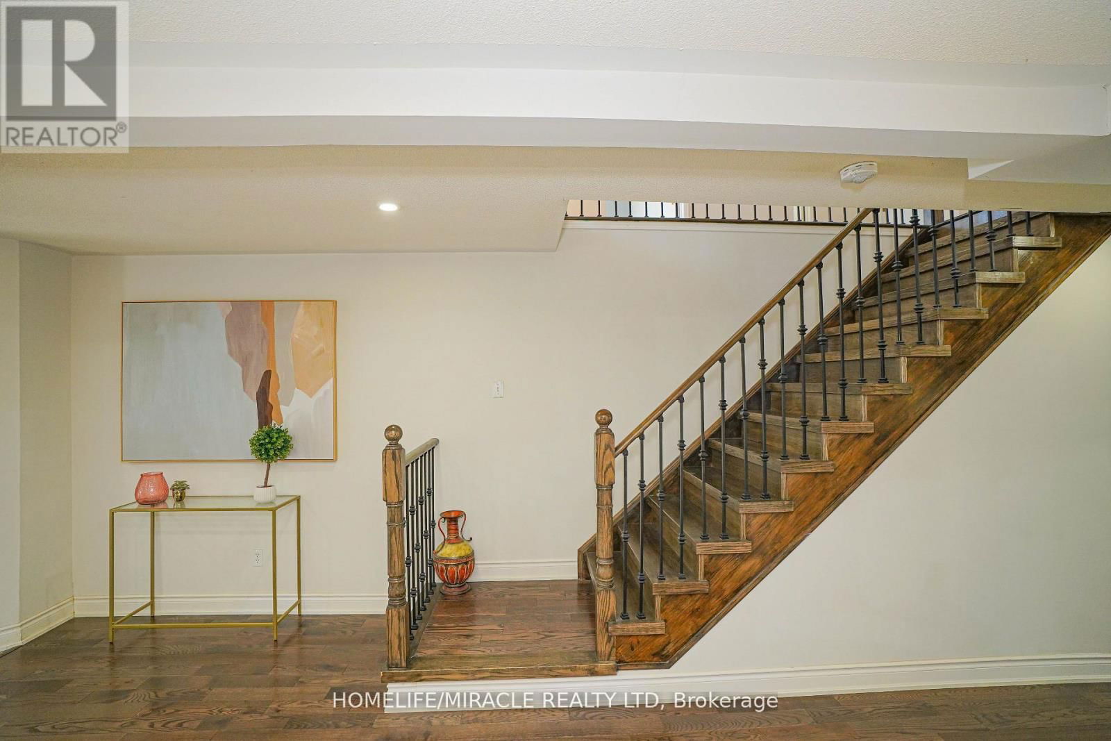 23 HOLLOWGROVE BOULEVARD Image 14