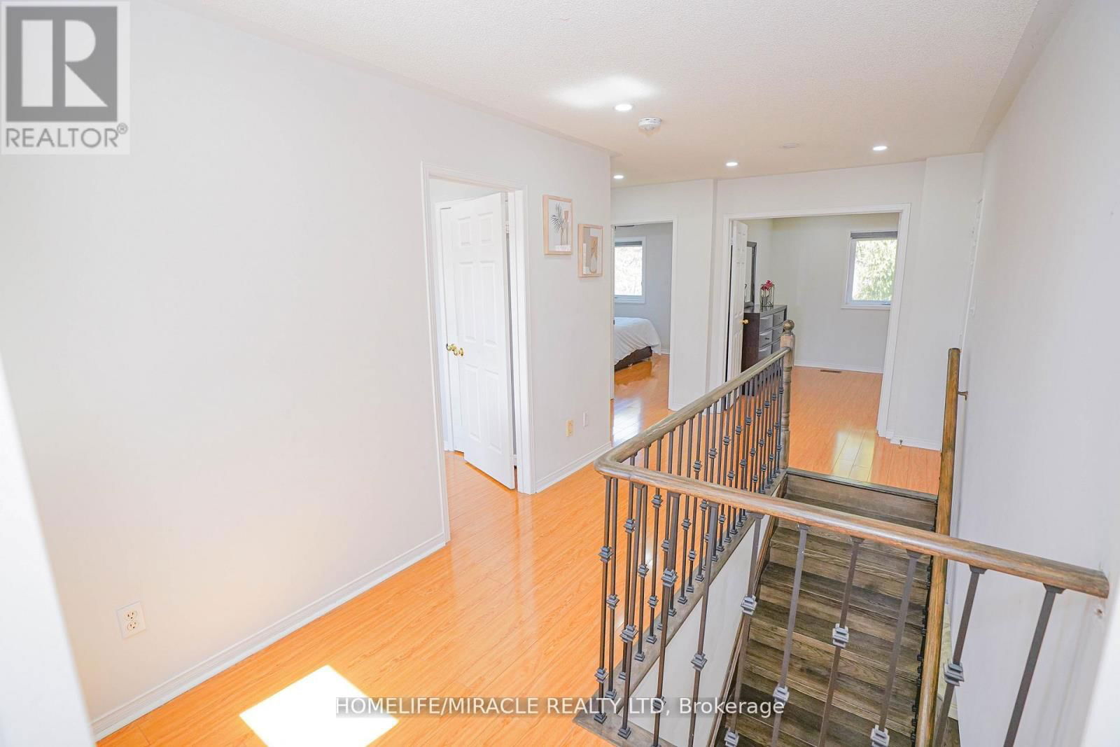 23 HOLLOWGROVE BOULEVARD Image 23