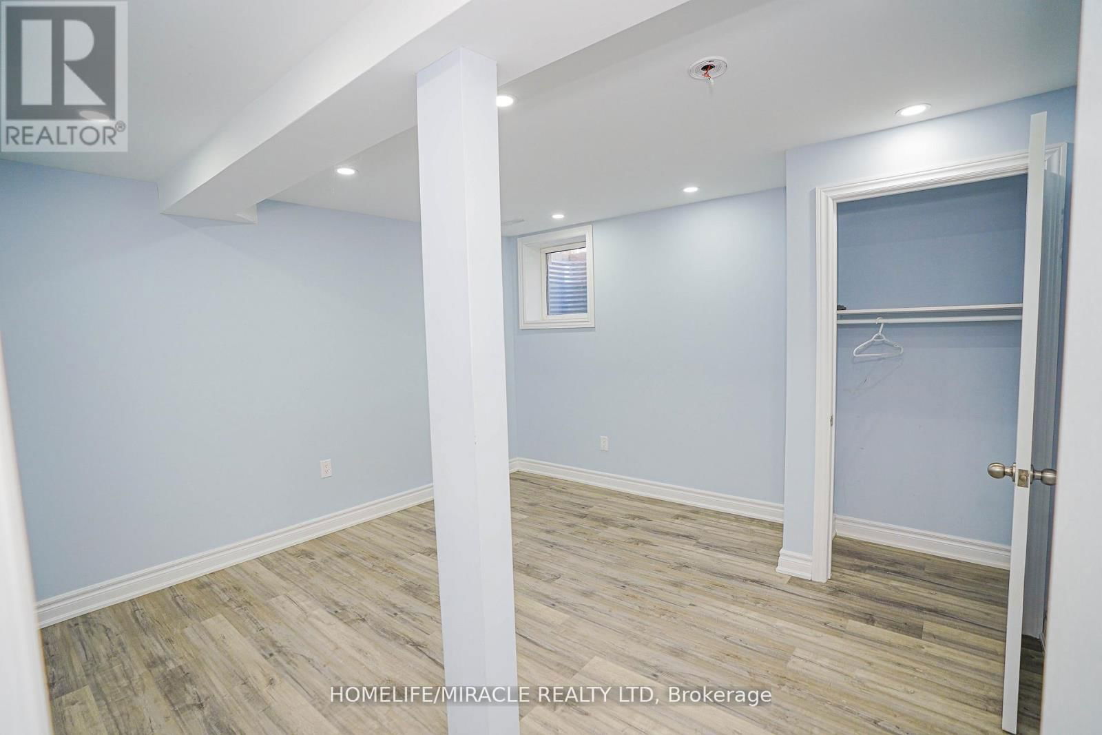 23 HOLLOWGROVE BOULEVARD Image 35