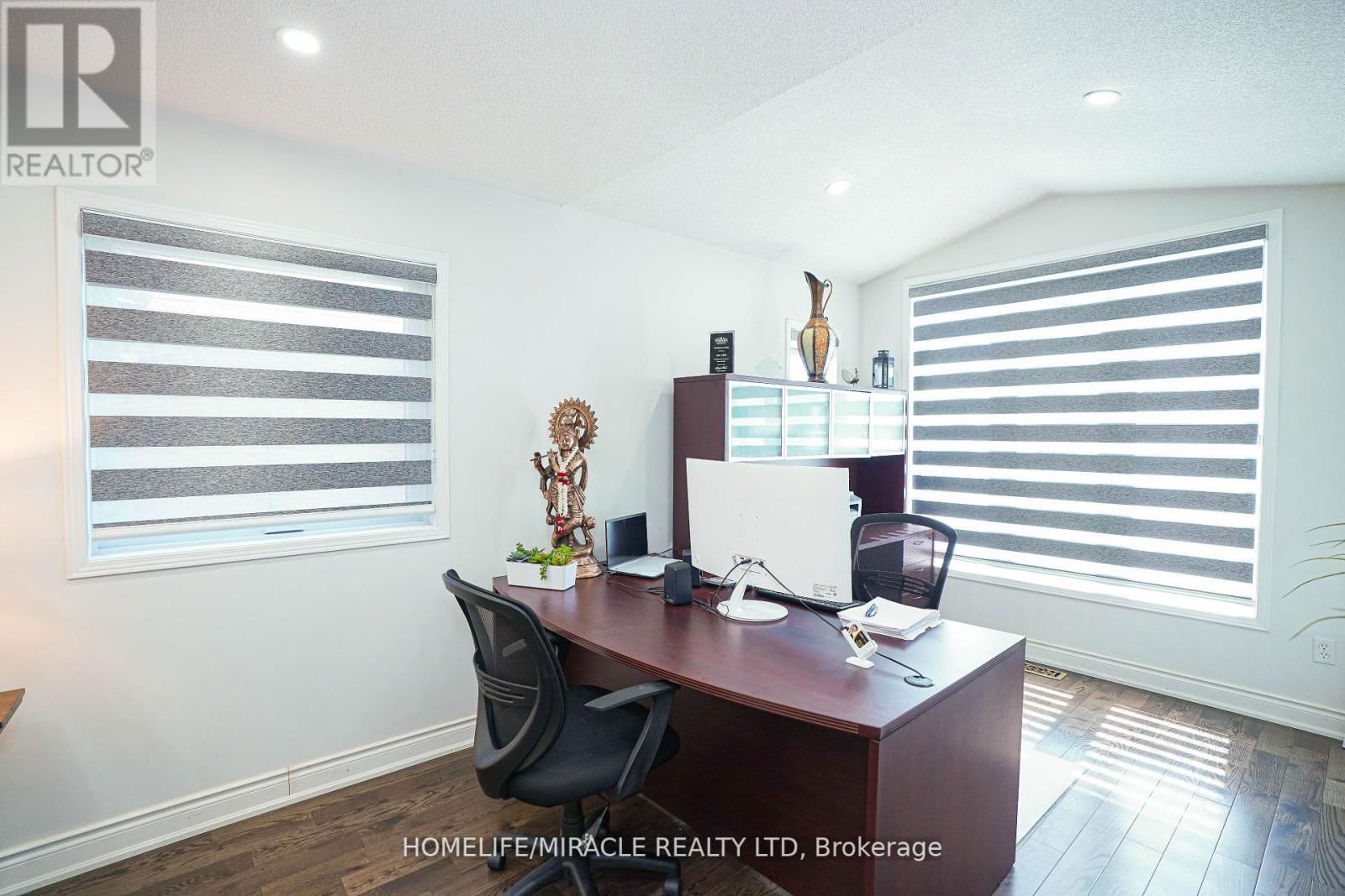 23 HOLLOWGROVE BOULEVARD Image 4