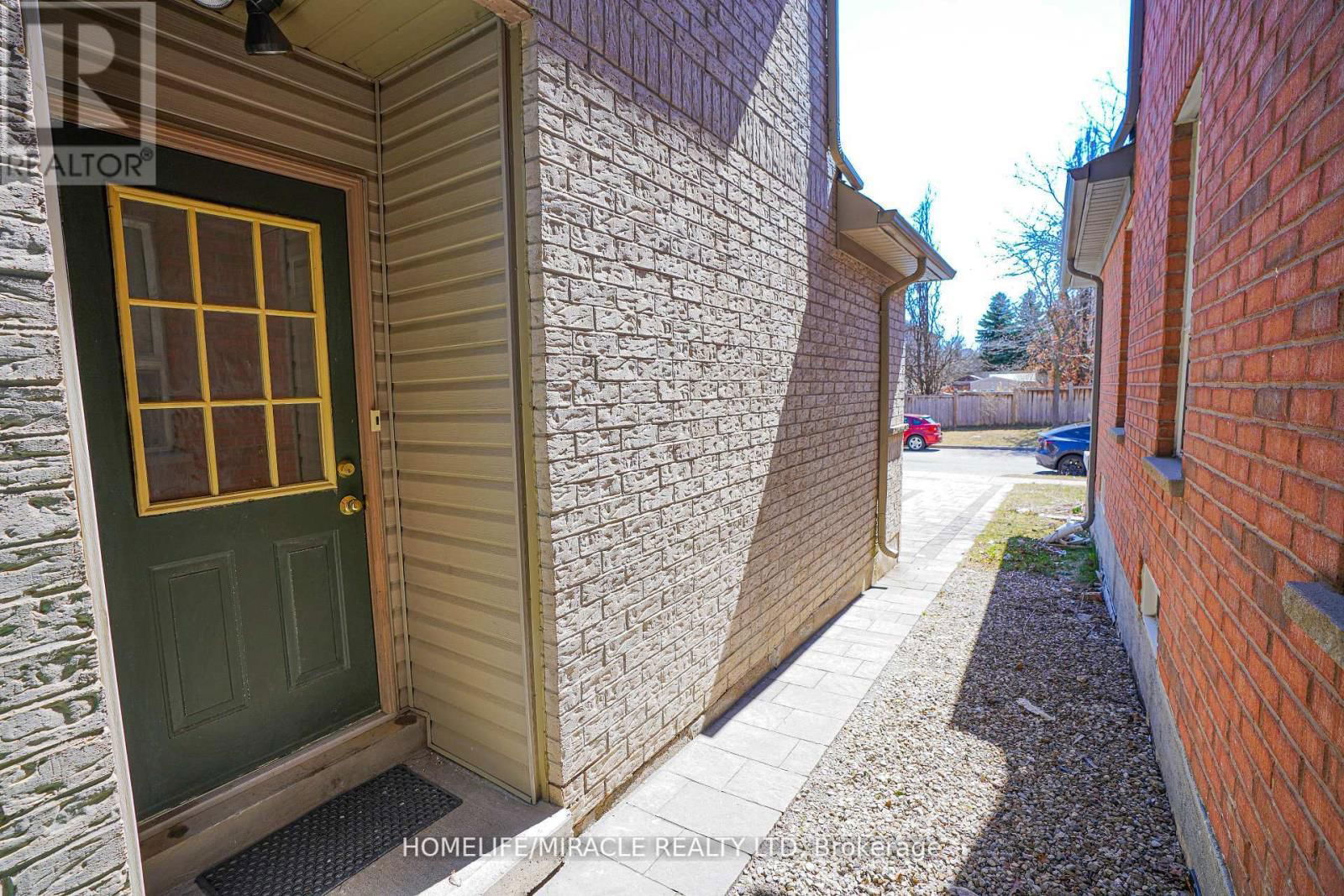 23 HOLLOWGROVE BOULEVARD Image 47