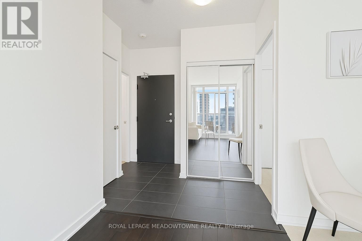 2907 - 4070 CONFEDERATION PARKWAY Image 5