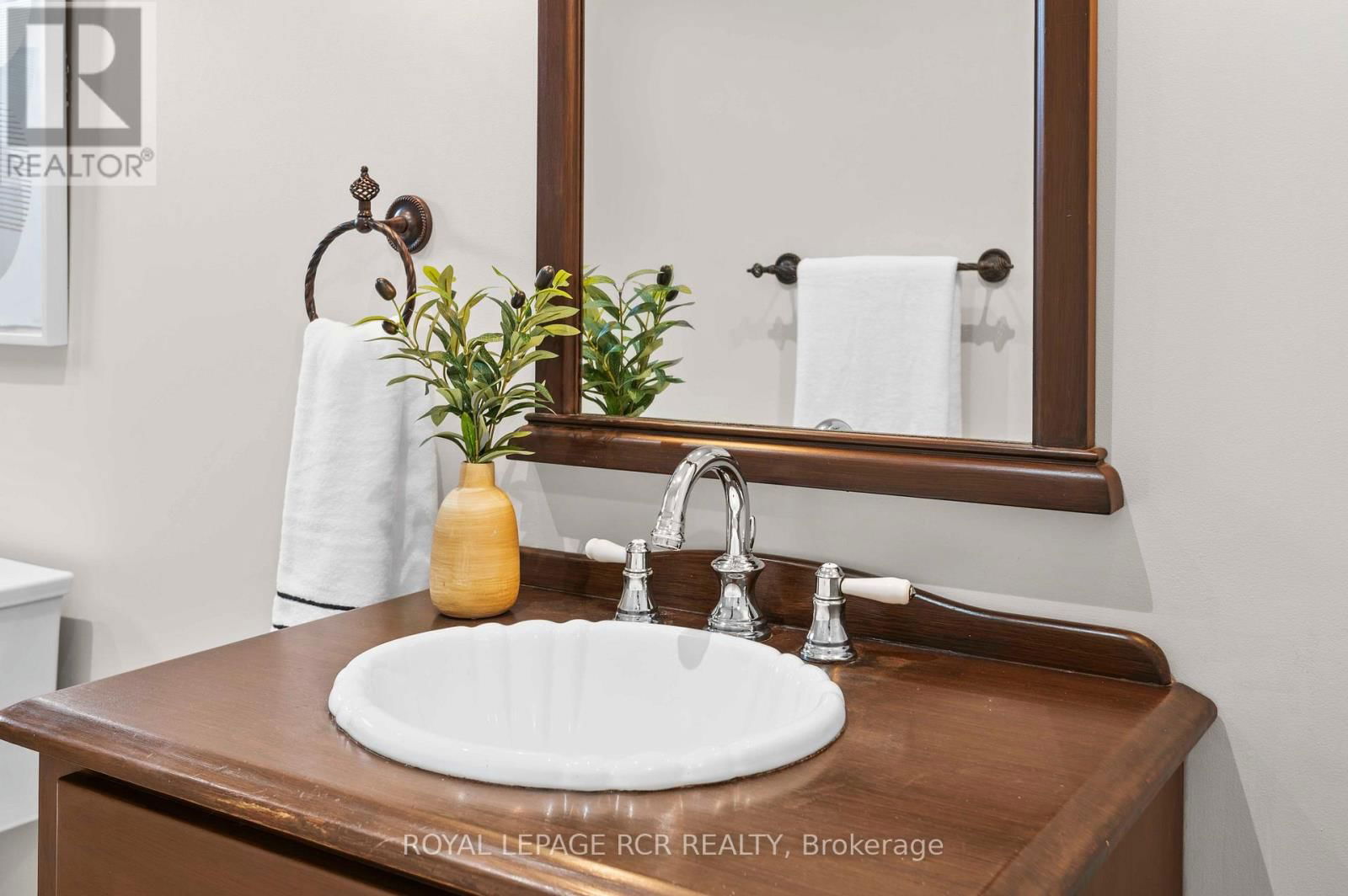 118 HIGHLAND DRIVE Image 23