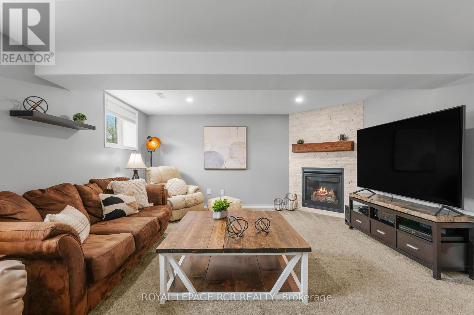 118 HIGHLAND DRIVE Image 29