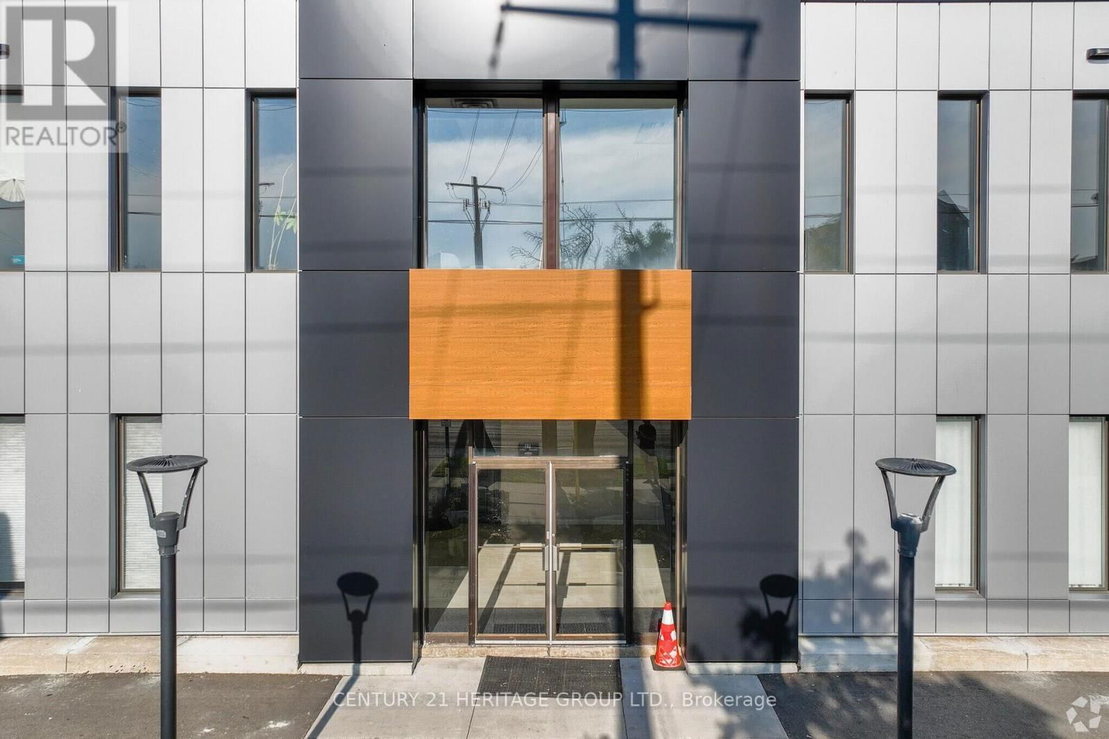 21 - 120 NORFINCH DRIVE Image 1