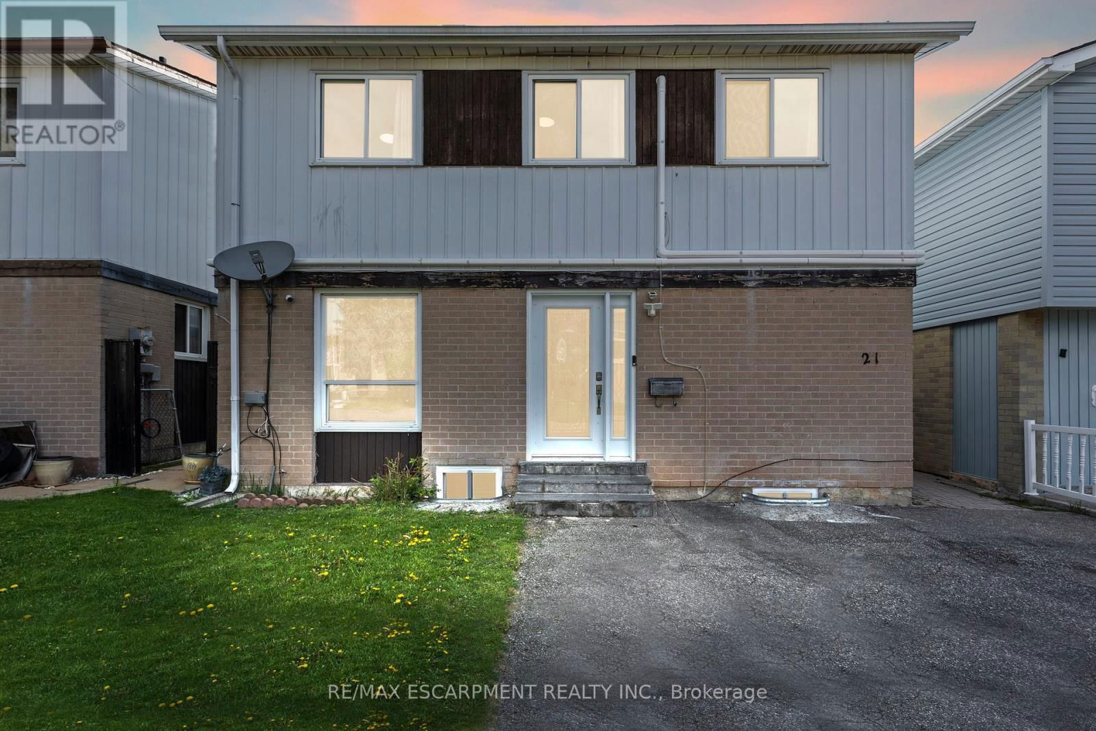 21 GRAND RIVER COURT Image 1