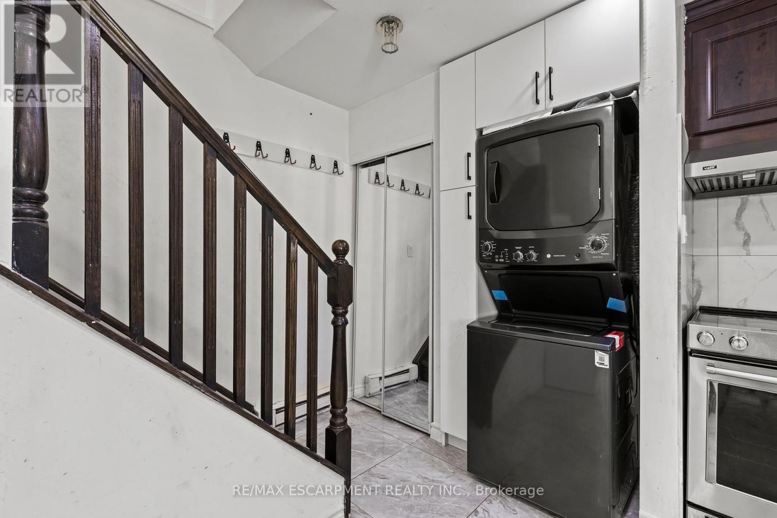 21 GRAND RIVER COURT Image 11
