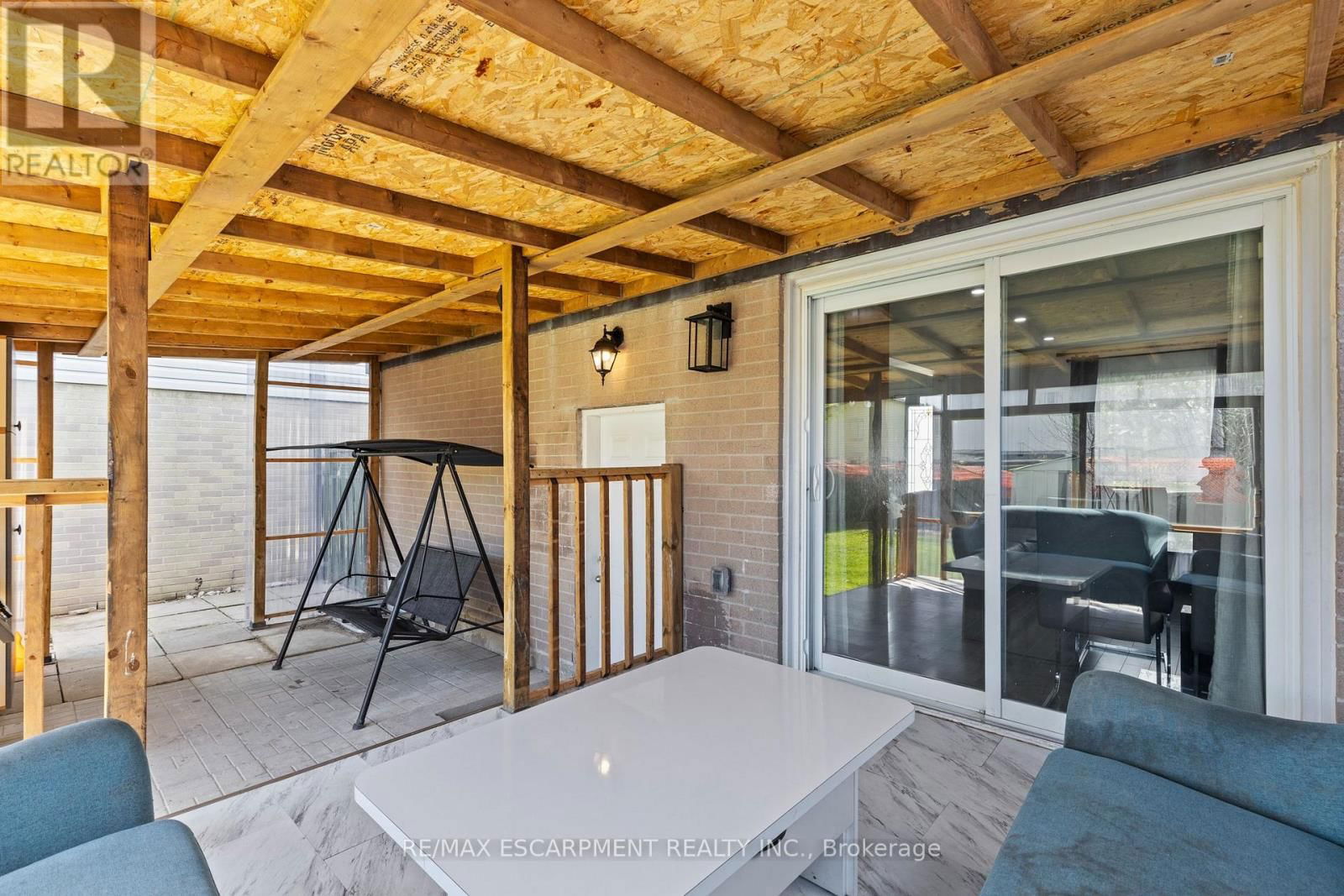 21 GRAND RIVER COURT Image 18
