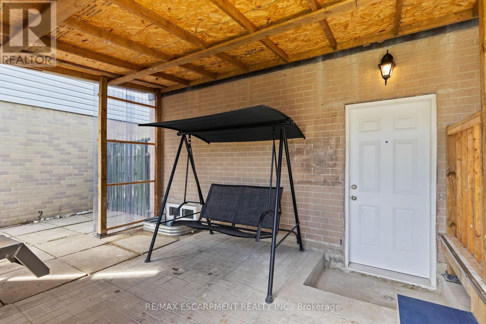21 GRAND RIVER COURT Image 19