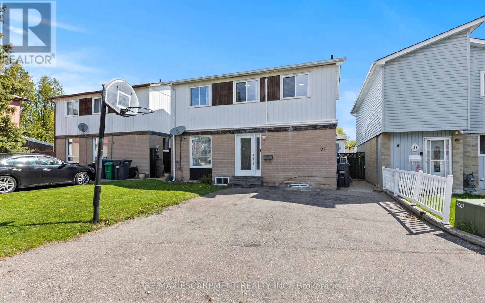 21 GRAND RIVER COURT Image 2