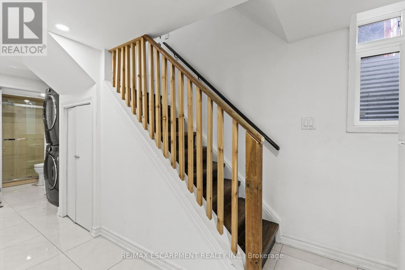 21 GRAND RIVER COURT Image 21