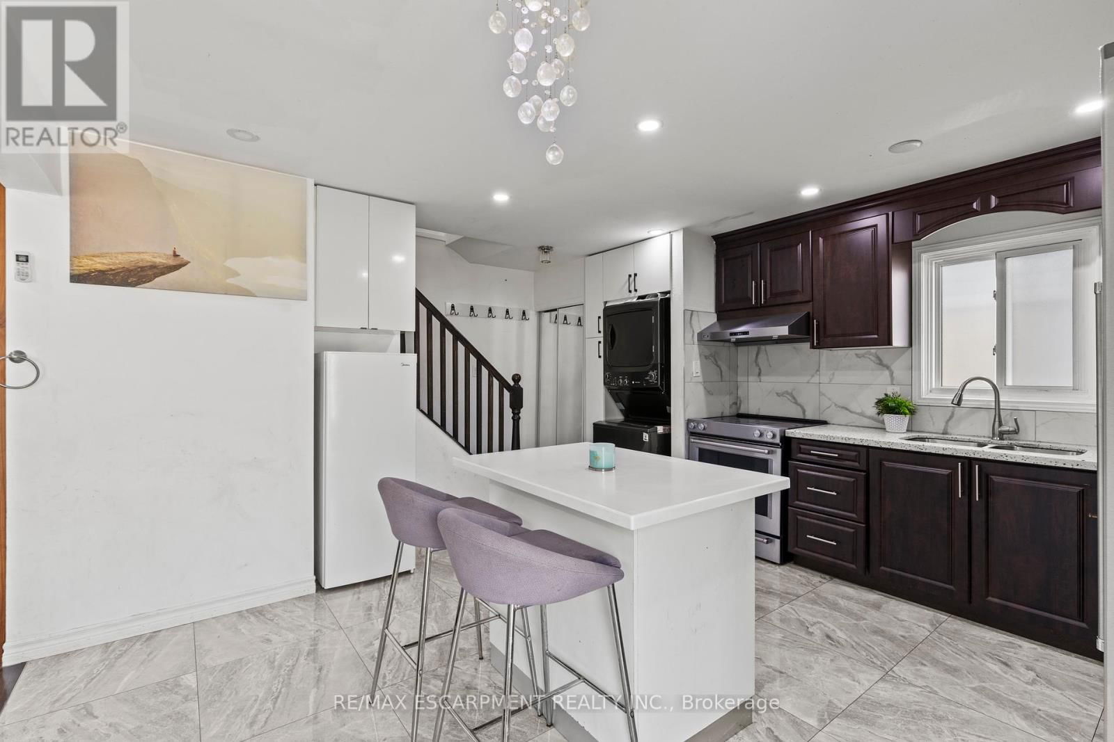 21 GRAND RIVER COURT Image 6