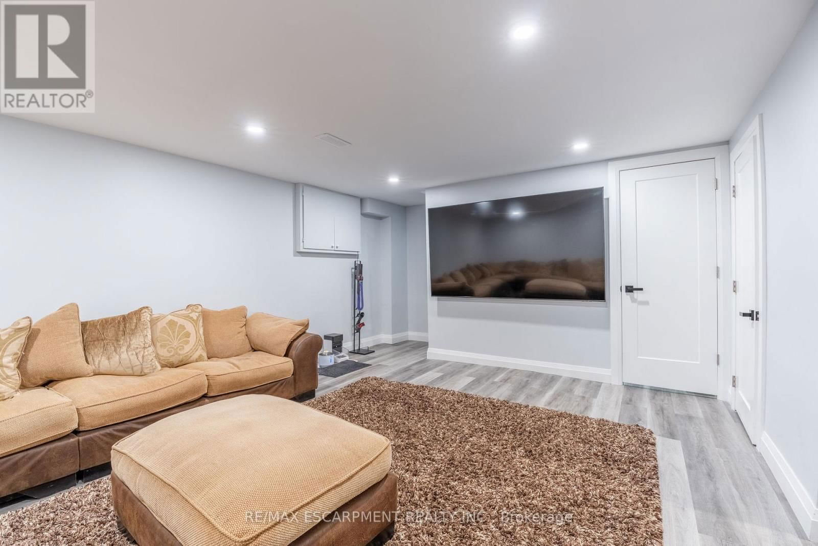 1101 HIGHLAND STREET Image 34