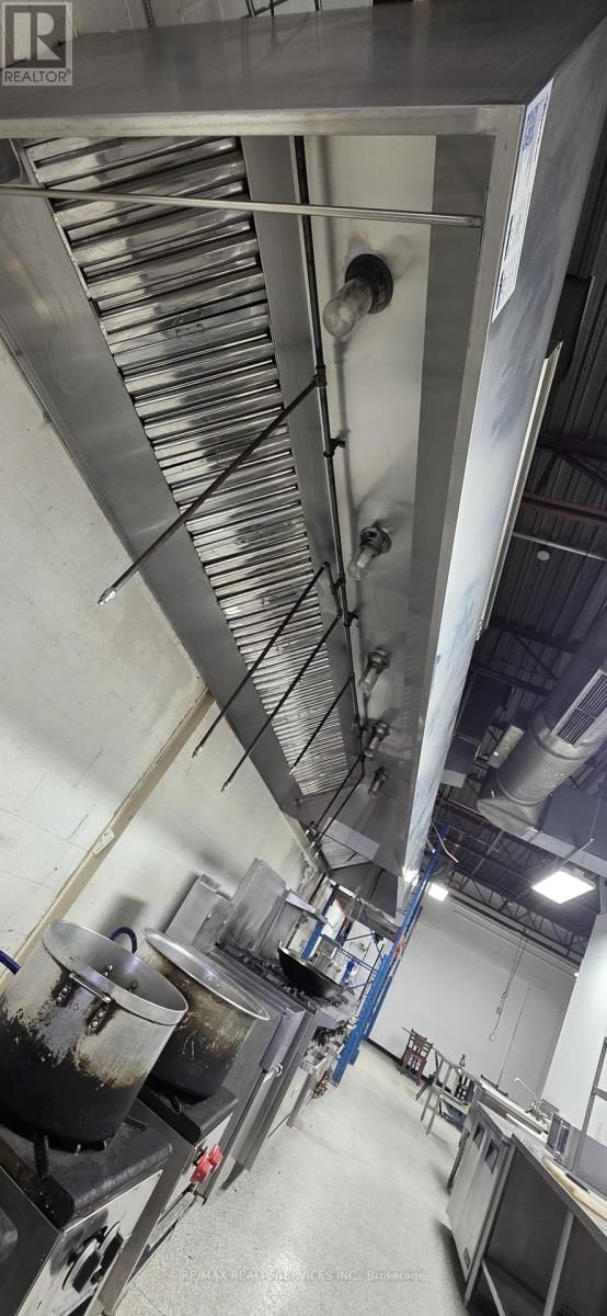 3 - 951 MARTIN GROVE ROAD Image 3