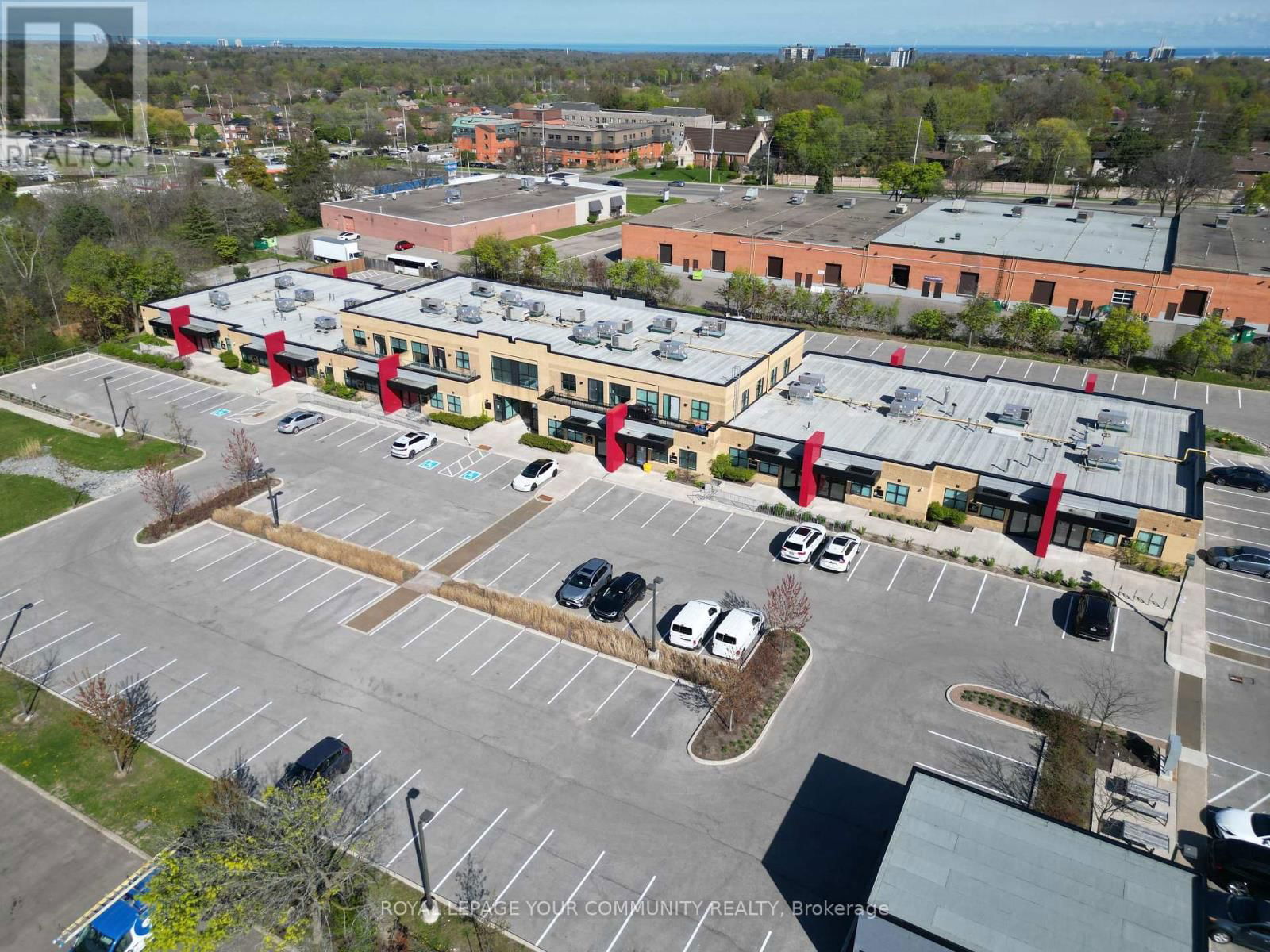 Dr 31-32 - 2155 DUNWIN DRIVE Image 3