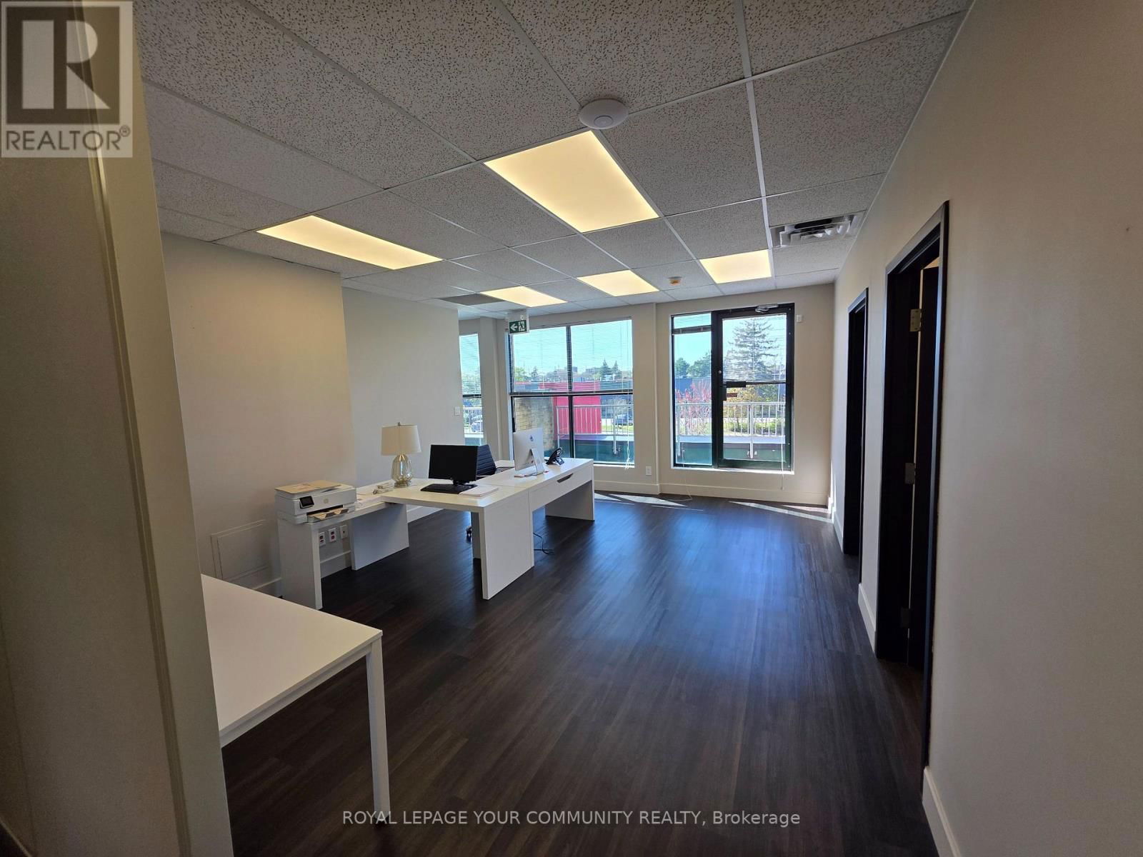 28,31-32 - 2155 DUNWIN DRIVE Image 12