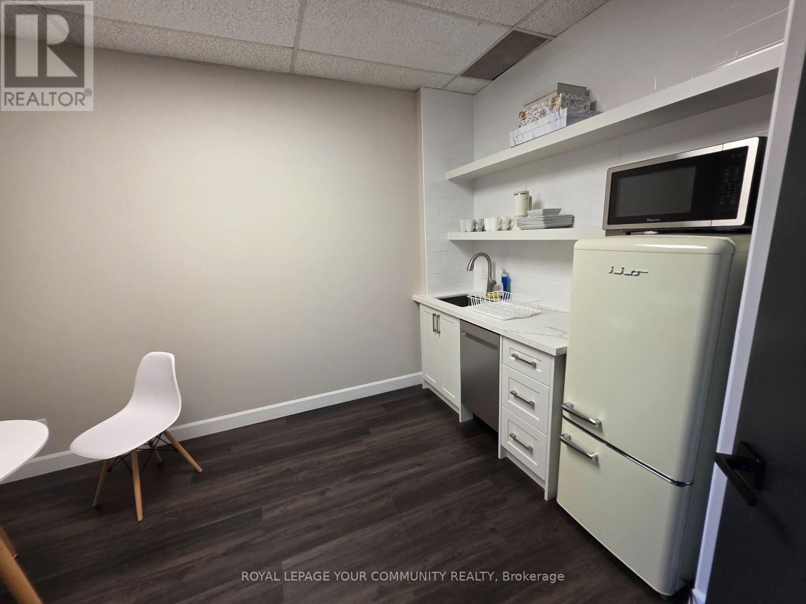 28 - 2155 DUNWIN DRIVE Image 8