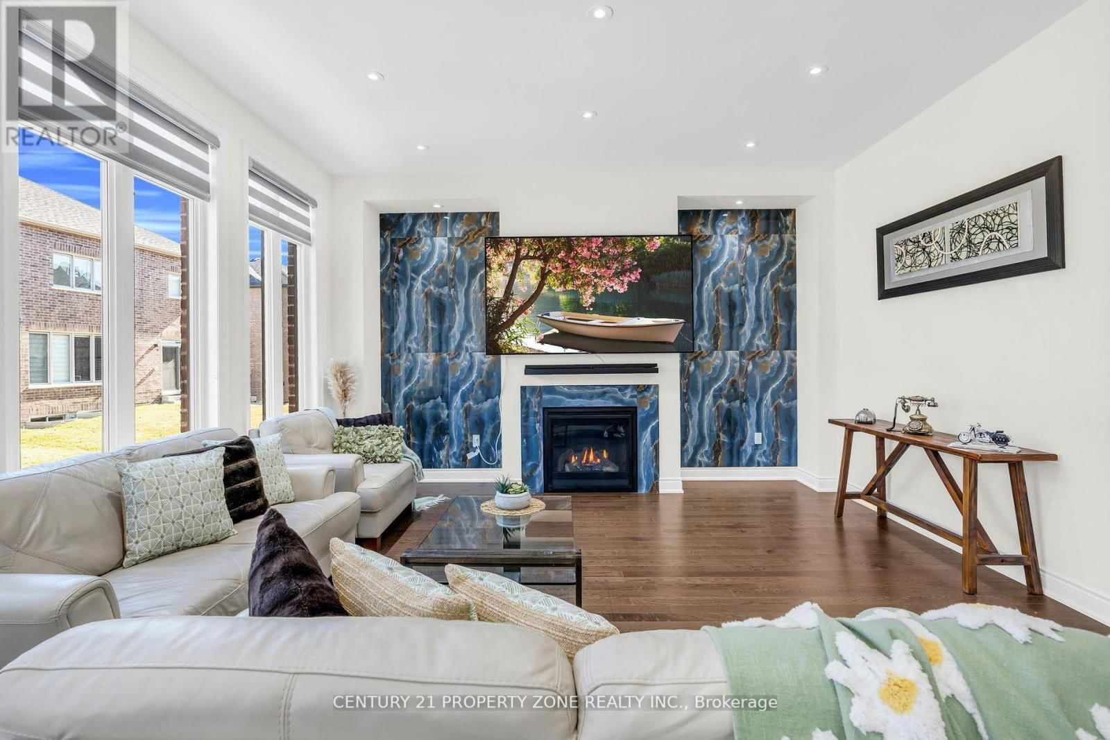 8925 HERITAGE ROAD Image 12