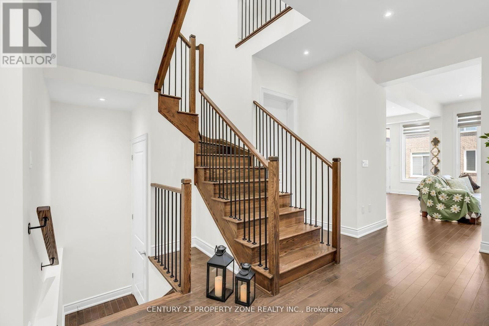 8925 HERITAGE ROAD Image 29