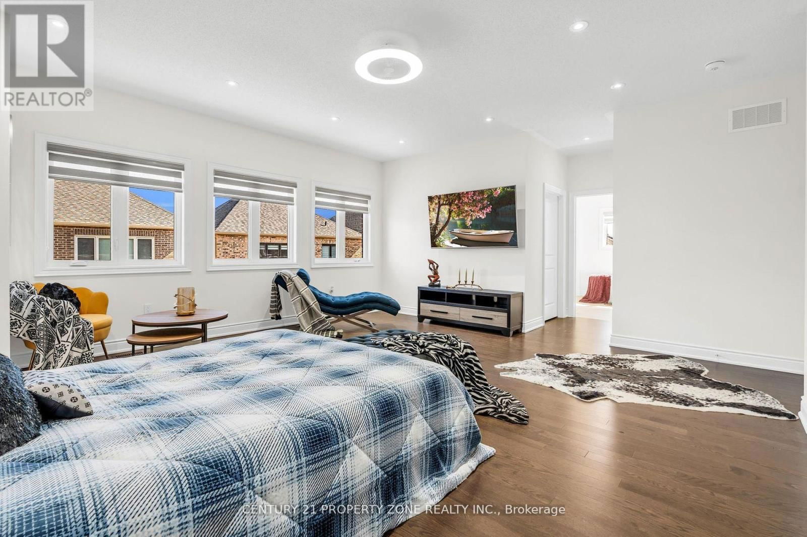 8925 HERITAGE ROAD Image 33