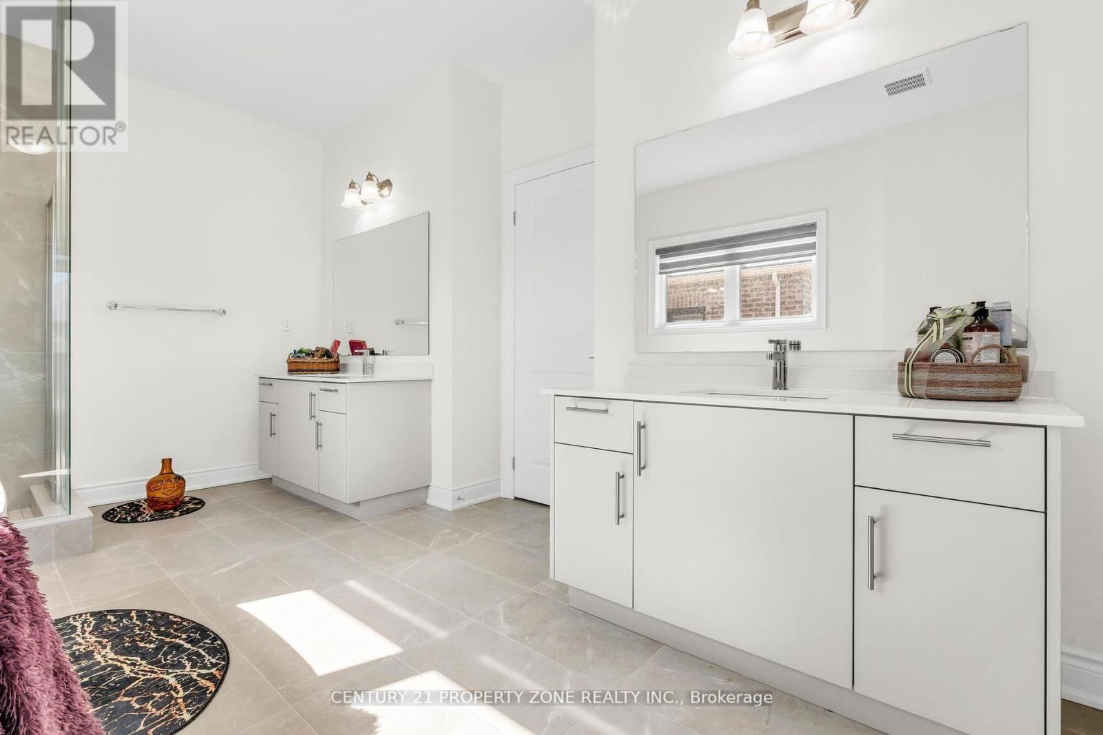 8925 HERITAGE ROAD Image 35