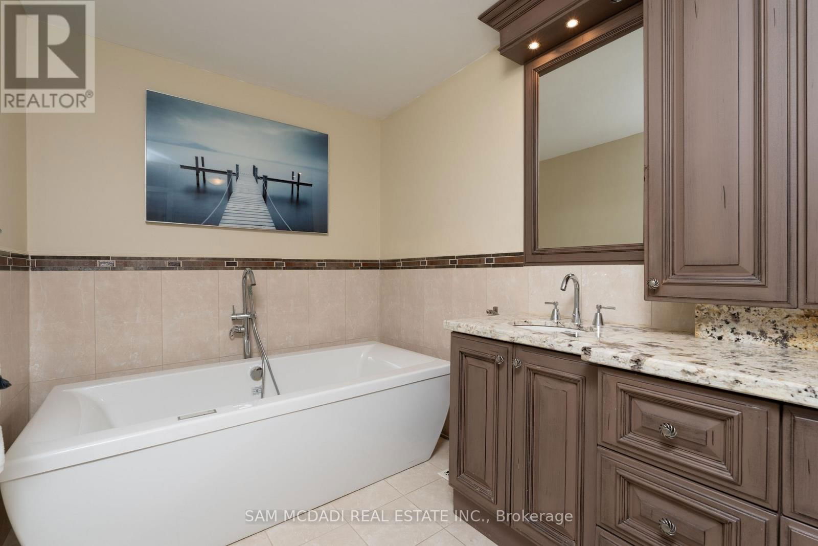 1836 FRIAR TUCK COURT Image 24