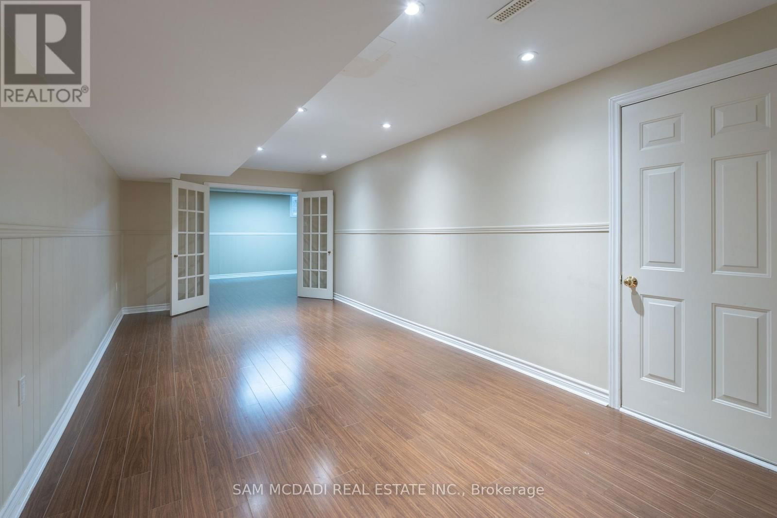 1836 FRIAR TUCK COURT Image 33