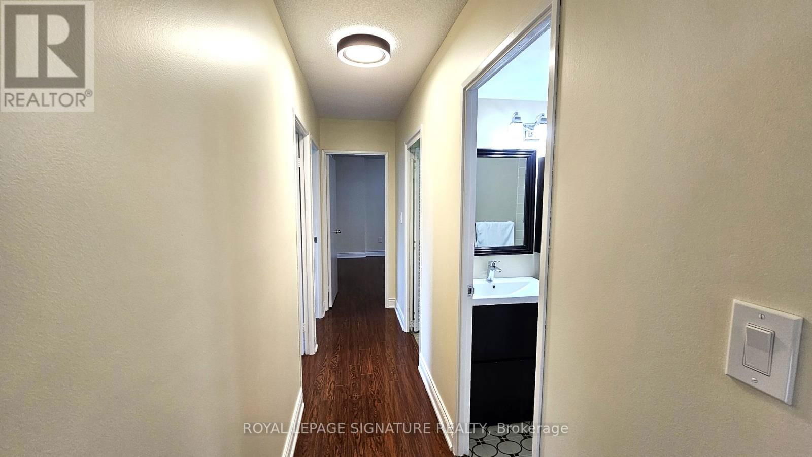 810 - 240 SCARLETT ROAD Image 11