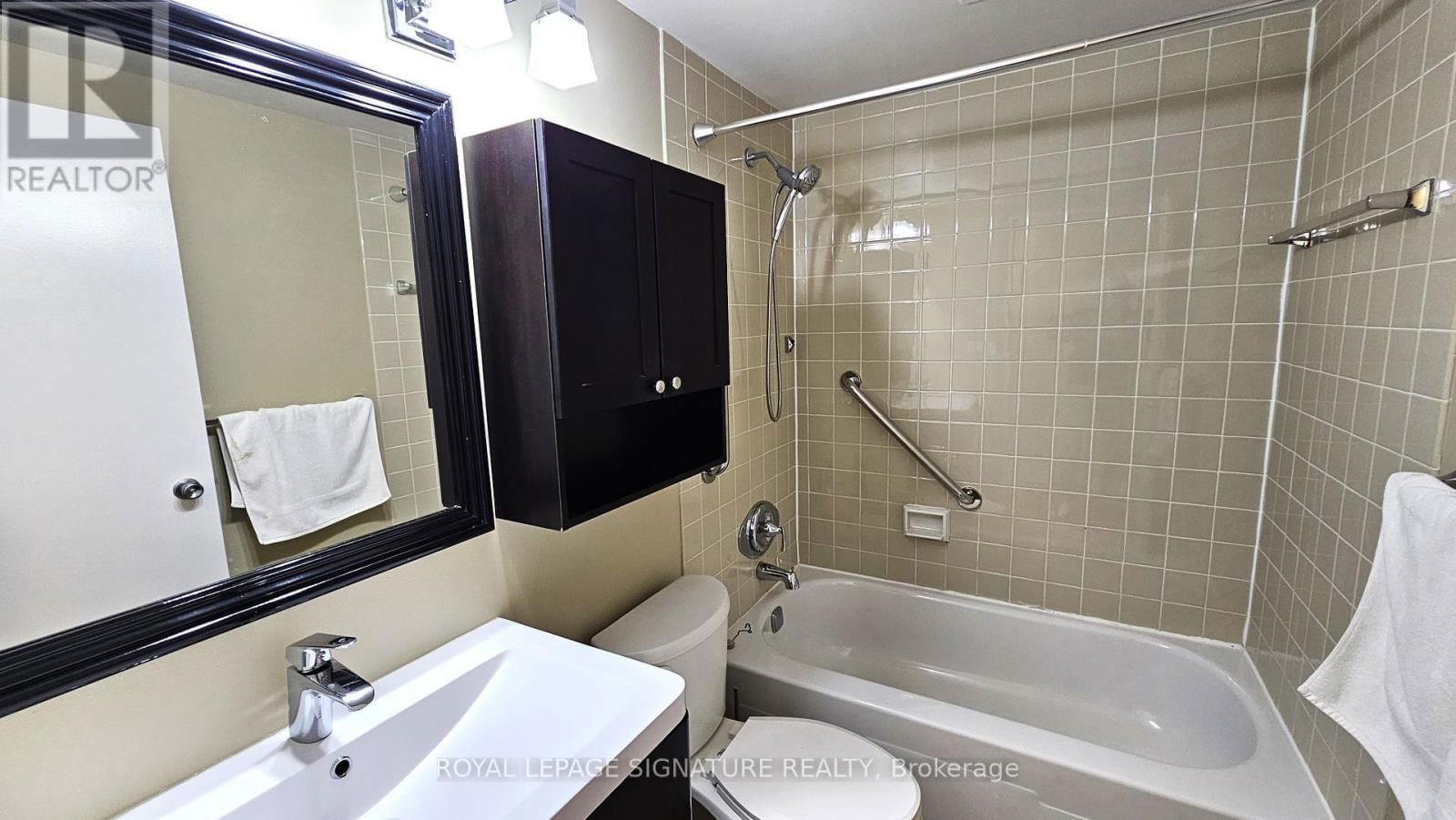 810 - 240 SCARLETT ROAD Image 12